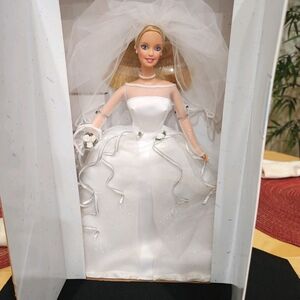 Vintage 1999 Blushing wedding Barbie doll